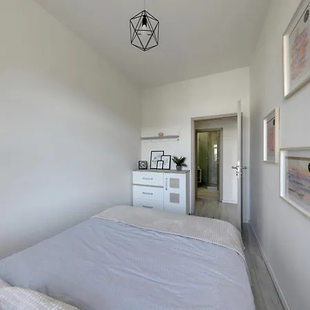 Lovely 2-bedroom In Centre Of Διαμέρισμα *
