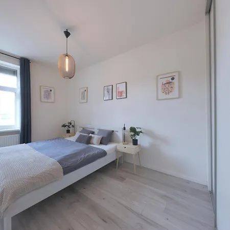 Lovely 2-bedroom In Centre Of Lägenhet
