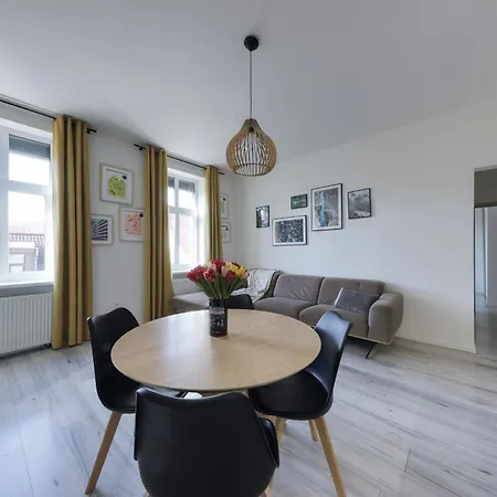 Apartment Lovely 2-bedroom In Centre Of *